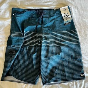 Men’s Billabong Board Shorts Size 30 regular